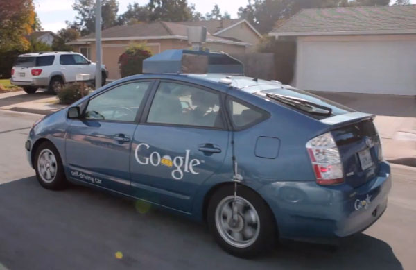 California da luz verde al coche sin conductor de Google