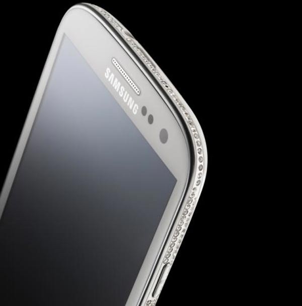 Un Samsung Galaxy S3 con más de 500 cristales Swarovski