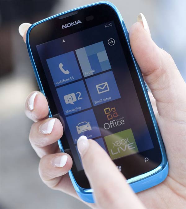 Gestiona las aplicaciones abiertas en el Nokia Lumia 610