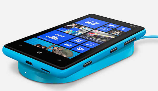 Nokia Lumia 820 02