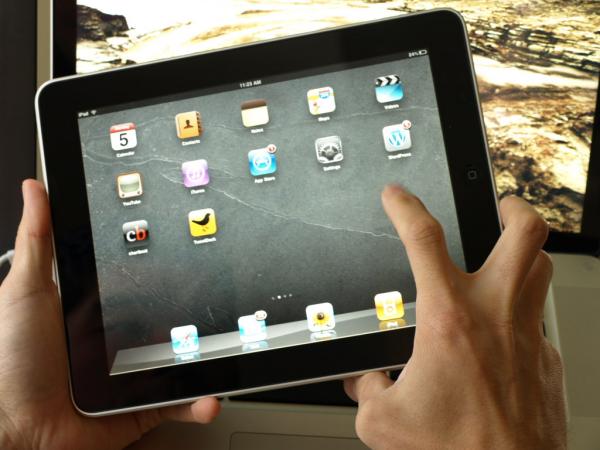 30 diputados pierden su iPad y les compran uno nuevo