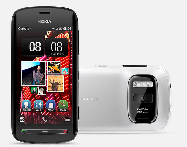 Nokia Lumia 808 PureView 01