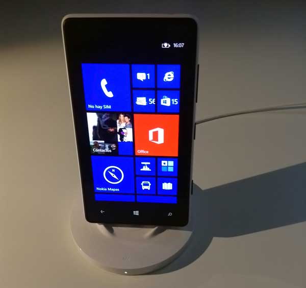 Nokia Lumia 820 Bateria 03