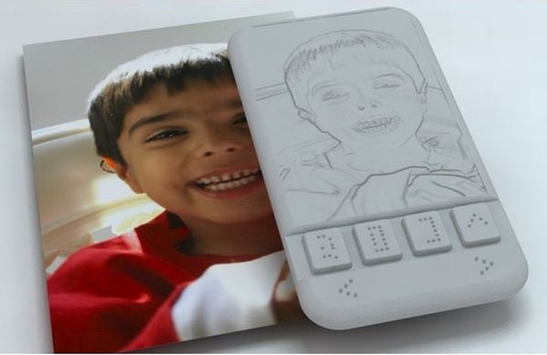 Smartphone con Braille para invidentes