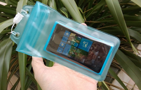 Ví­deos y fotos hechas bajo el agua con el Nokia Lumia 800