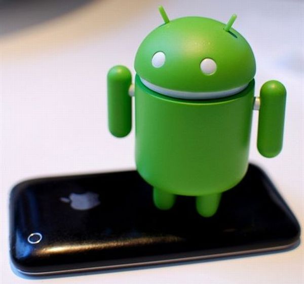 Qué tiene Android que le falta a iOS