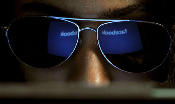 Facebook cuenta medias verdades sobre la reciente fuga de datos personales