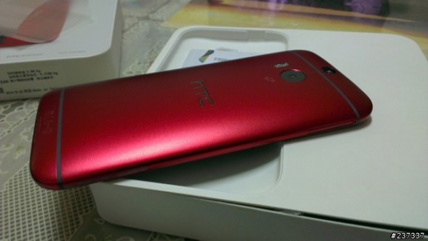 HTC One M8 rojo 02