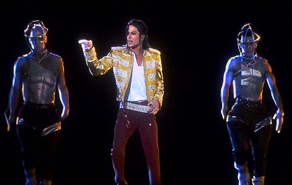 Michael Jackson actúa en los premios Billboard en forma de holograma