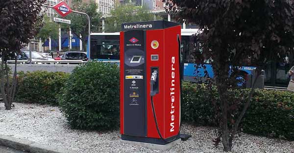Madrid estrena la Metrolinera, un curioso punto de carga para coches eléctricos 1 Metrolinera en Madrid