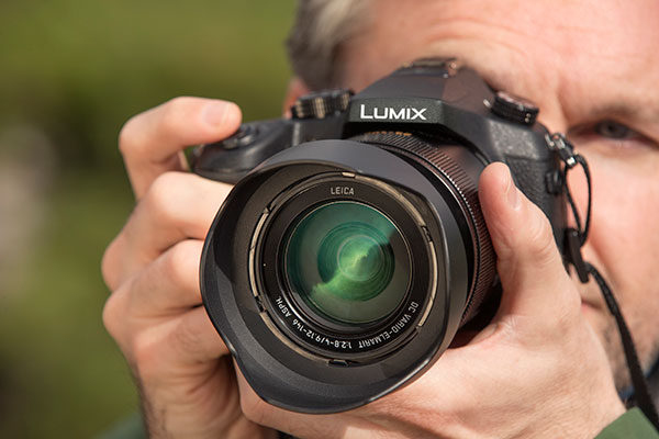 Panasonic Lumix FZ1000