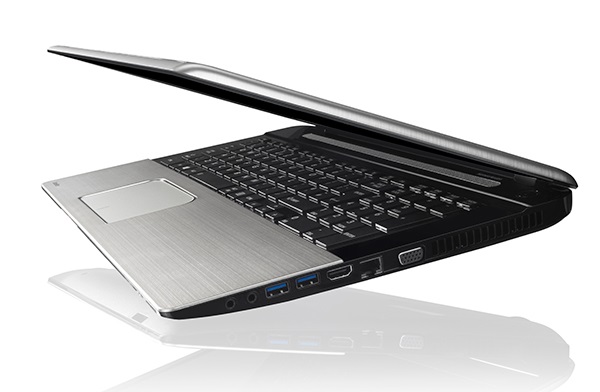 Toshiba Satellite Serie S70-B, portátil de 17 pulgadas para películas y juegos 2 Toshiba Satellite Serie S70-B