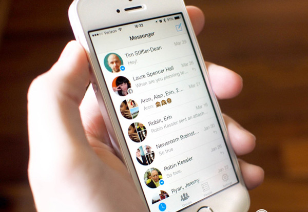 Facebook elimina su servicio de mensajerí­a de su aplicación principal