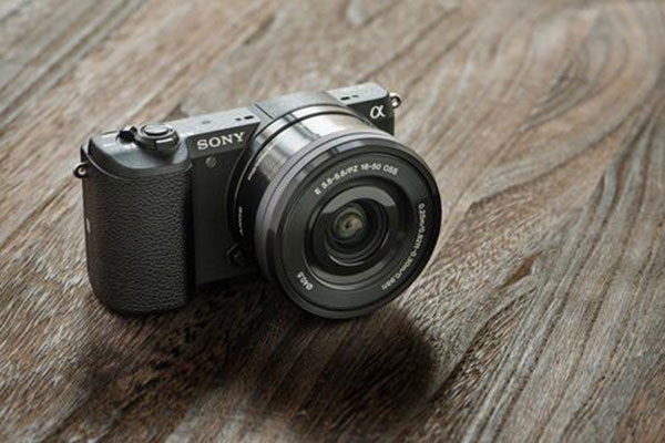 Sony A5100, nueva cámara sin espejo con diseño súper compacto