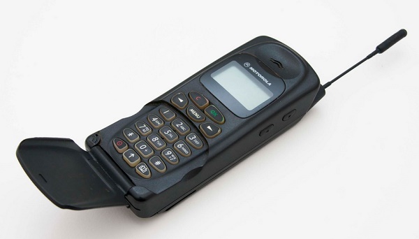 Las 10 compras de empresas más grandes en el mundo de la tecnología 3 Teléfono antiguo de Motorola