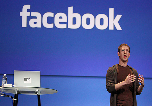 Mark Zuckerberg explica por qué Facebook Messenger es una app de chat independiente