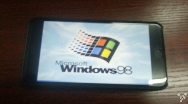 Un hacker demuestra que el iPhone 6 Plus puede funcionar con Windows 98