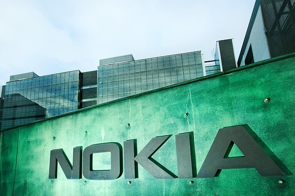 Nokia deja atrás las pérdidas y termina 2014 con beneficios