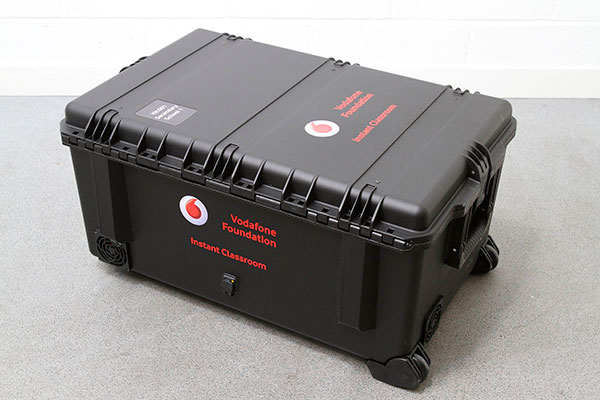 Instant Classroom, la escuela de Vodafone que cabe en una maleta