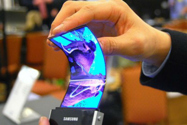 Samsung lanzaría smartphones con pantallas realmente plegables el año que viene 1 Samsung pantalla flexible