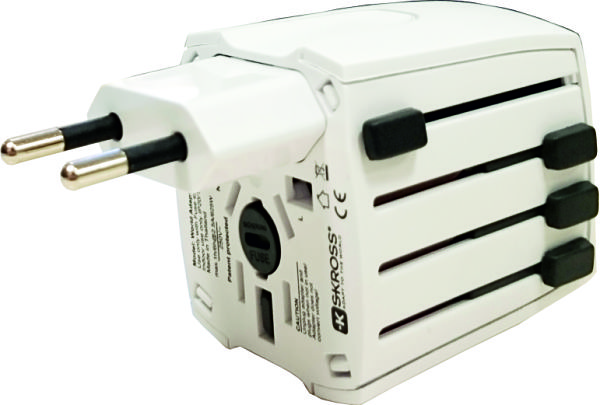 Adaptadores universales de viaje SKROSS para enchufarlo todo cuando salimos fuera de España