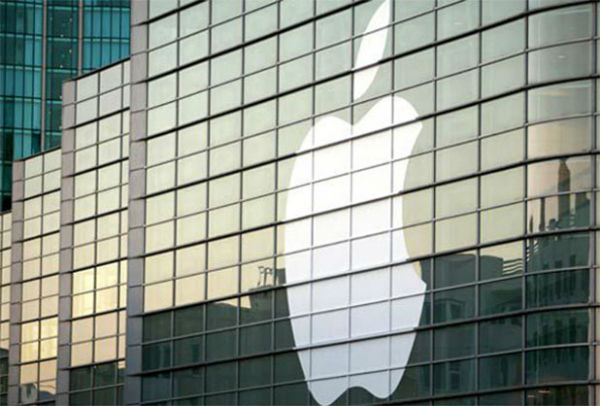 Más evidencias de que Apple lanzará un tercer teléfono este año
