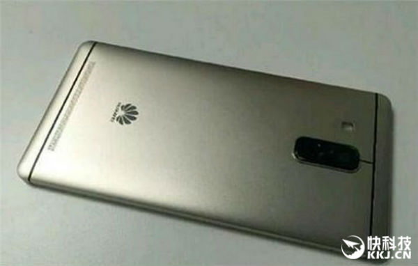 Huawei confirma que habrá un móvil estrella antes de finales de año 2 Huawei Mate 8