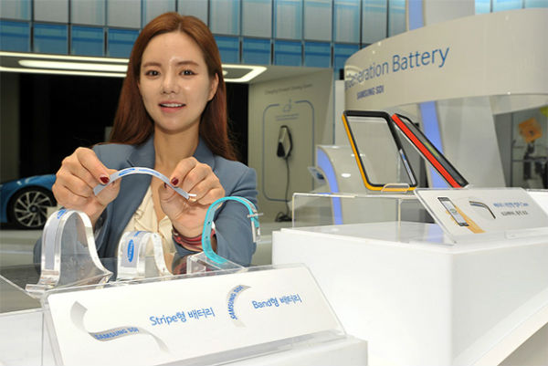 Samsung muestra dos nuevos prototipos de baterías flexibles para wereables 1 Samsung baterías wereables