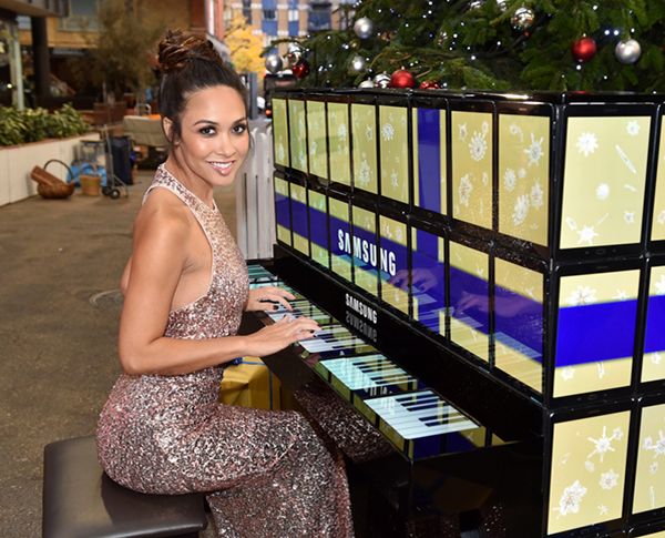 Samsung construye un piano con un centenar de Galaxy Tab S2 1 samsung piano
