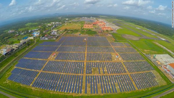 Así­ es el primer aeropuerto del mundo impulsado por energí­a solar