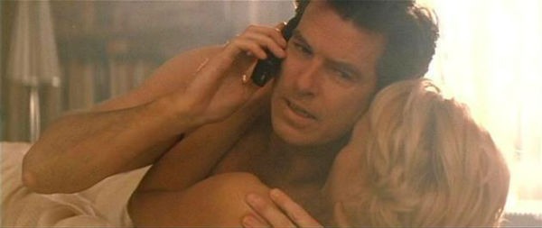 James Bond, así son los móviles que ha usado el agente 007 en sus películas 2 James Bond teléfonos