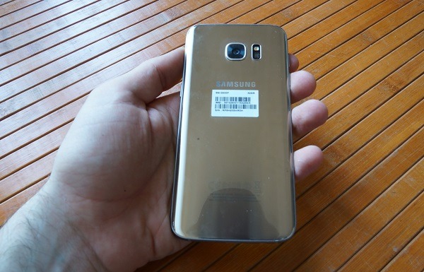 Samsung Galaxy S7 edge-03