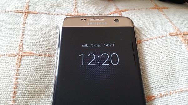 Cómo configurar la pantalla siempre encendida en el Samsung Galaxy S7 edge