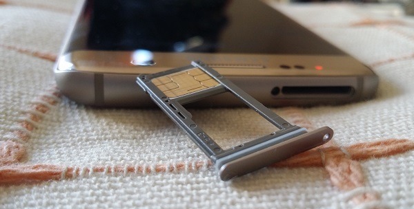 Ranura para tarjetas microSD y tarjetas SIM del Samsung Galaxy S7
