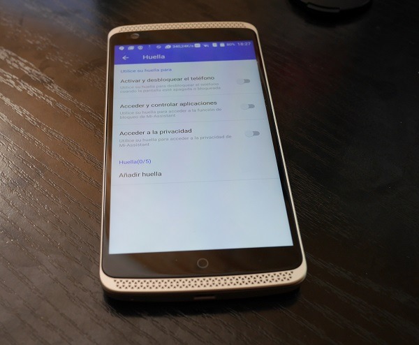 Cómo configurar el lector de huellas del ZTE Axon Elite