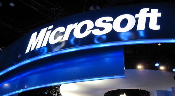 Los ingresos de Microsoft caen por el desplome en ventas de PC