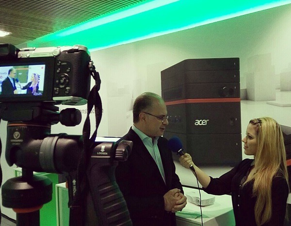 Novedades de Acer para 2016 1 Massimo d'Angelo y Azahara Santos