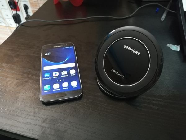 Samsung Wireless Charger, cargador inalámbrico para el Galaxy S7 y S7 edge