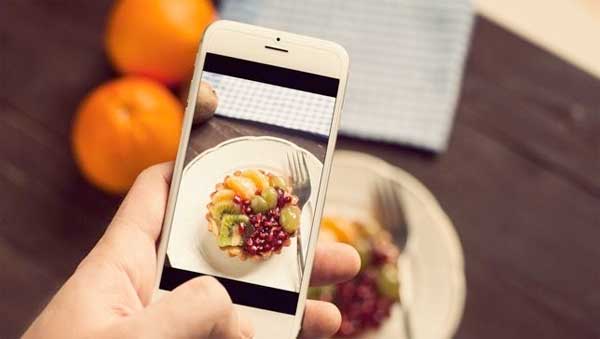 10 indicios de que te has convertido en un zombie del smartphone o smombie 3 Comida Instagram