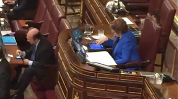 Las 10 fotos más ridículas de nuestros políticos aparecidas en Facebook o WhatsApp 5 Celia Villalobos