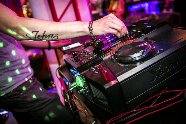LG La Bestia, equipos de sonido con funciones DJ y Karaoke 2 LG La Bestia
