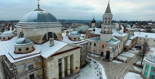 Para esto sirve un dron 1 Aquí el Monasterio en otra época del año, sin duda, más fría