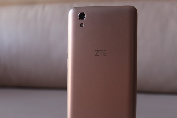 ZTE AXON BLADE A452