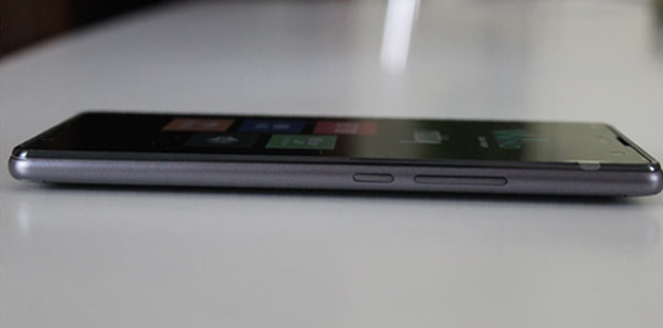 Wiko Robby, lo hemos probado 7 Wiko Robby de lado