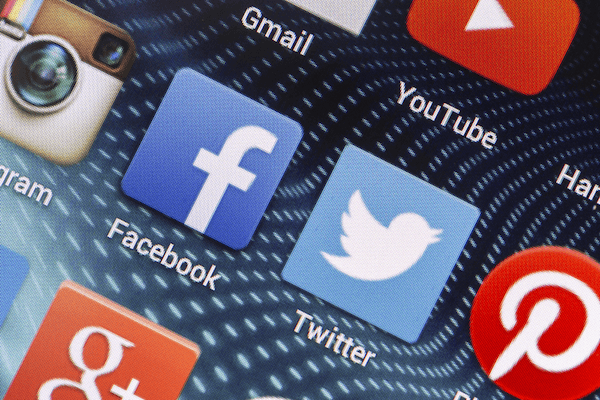 ¿Por qué Facebook y Twitter estarí­an fracasando en su lucha contra el ISIS?