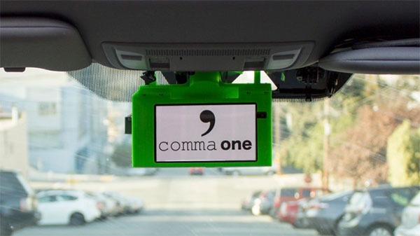 Comma One, el gadget que hace a cualquier coche autónomo por 25 euros mes