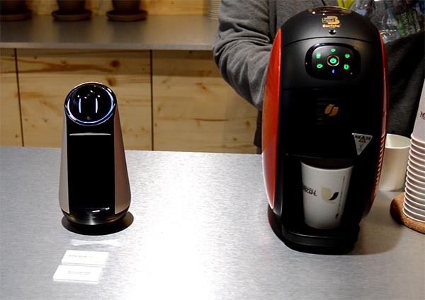 Sony Xperia Agent, un robot para ver la TV, hacer videollamadas y preparar café 2 sony xperia agent