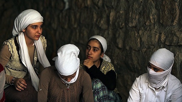 ISIS trafica con personas a través de Facebook, Whatsapp y Telegram 2 yazidi_jovenes