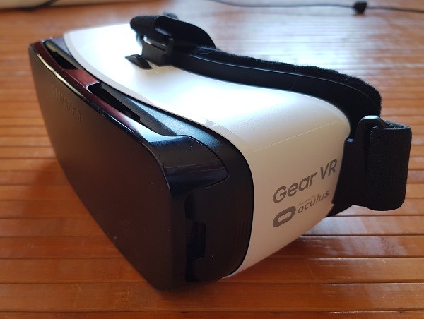 Samsung lleva a los alumnos al espacio o el fondo marino con realidad virtual