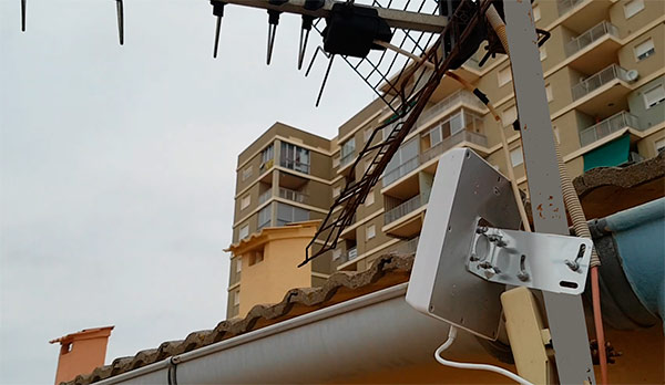 StellaDoradus StellaHome 900-2100, mejora la cobertura móvil dentro de la casa 7 Repetidor amplificador StellaDoradus antena externa